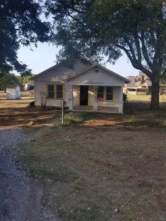 126 Wrigley Dr, Springtown, TX 76082 - photo 2