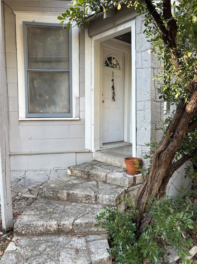 unlisted-address, Austin, TX 78705 - photo 3