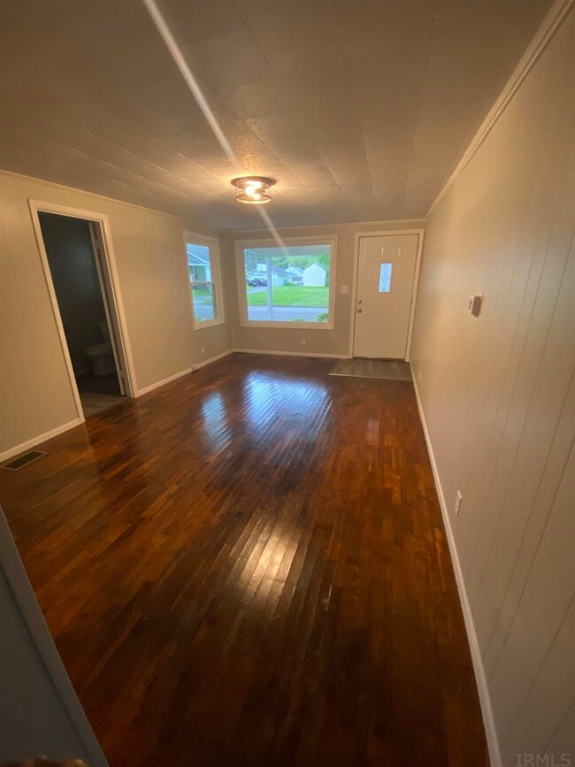 1910 S Waldemere Ave, Muncie, IN 47302 - photo 5