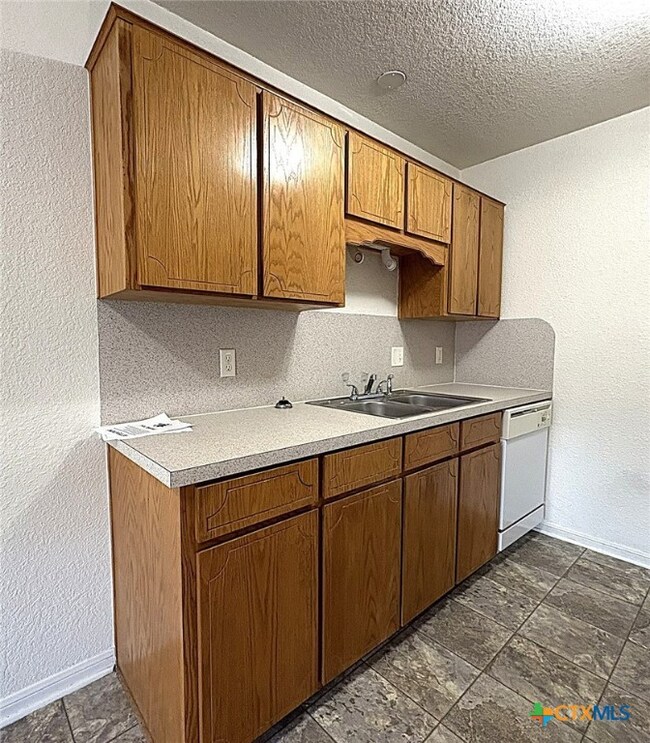 3310 Zephyr Rd unit F, Killeen, TX 76543 - photo 5