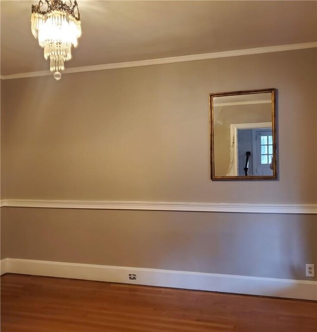 Crystal chandelier in dining room