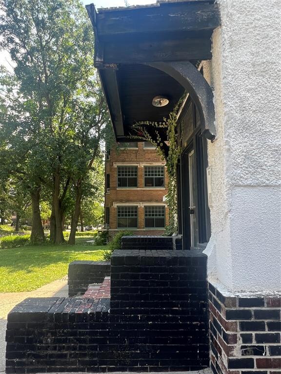 672 19th St, Des Moines, IA 50314 - photo 3