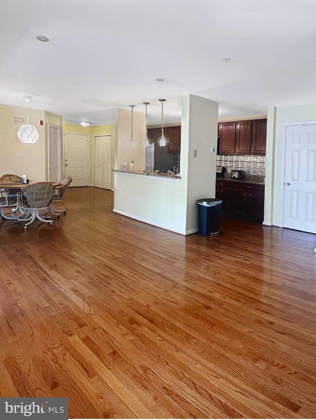 9716 Lake Pointe Ct unit 302, Upper Marlboro, MD 20774 - photo 5