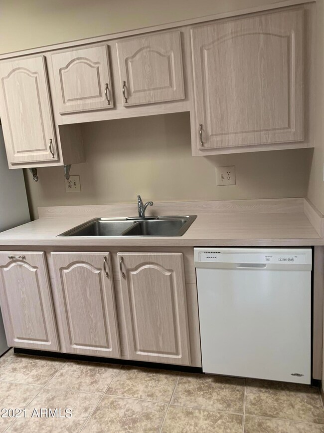 9619 W Bonita Ct, Sun City, AZ 85373 - photo 5