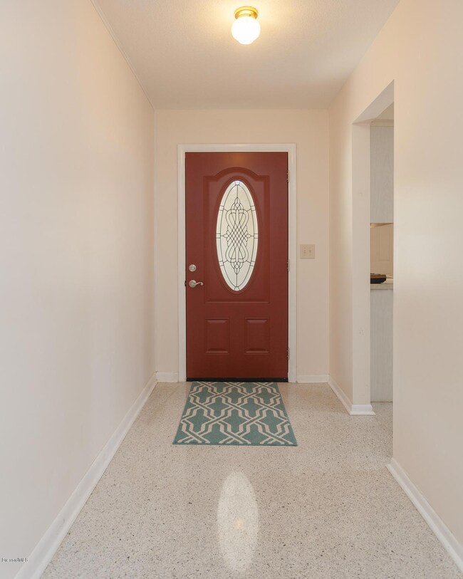 2585 Royal Oak Dr-11