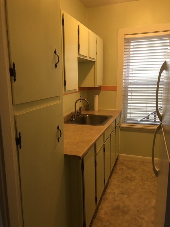 58 Garfield St unit 1, Fall River, MA 02721 - photo 5