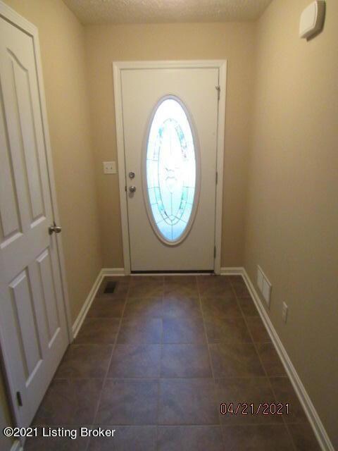 141 Crystal View Ct, Mount Washington, KY 40047 - photo 2
