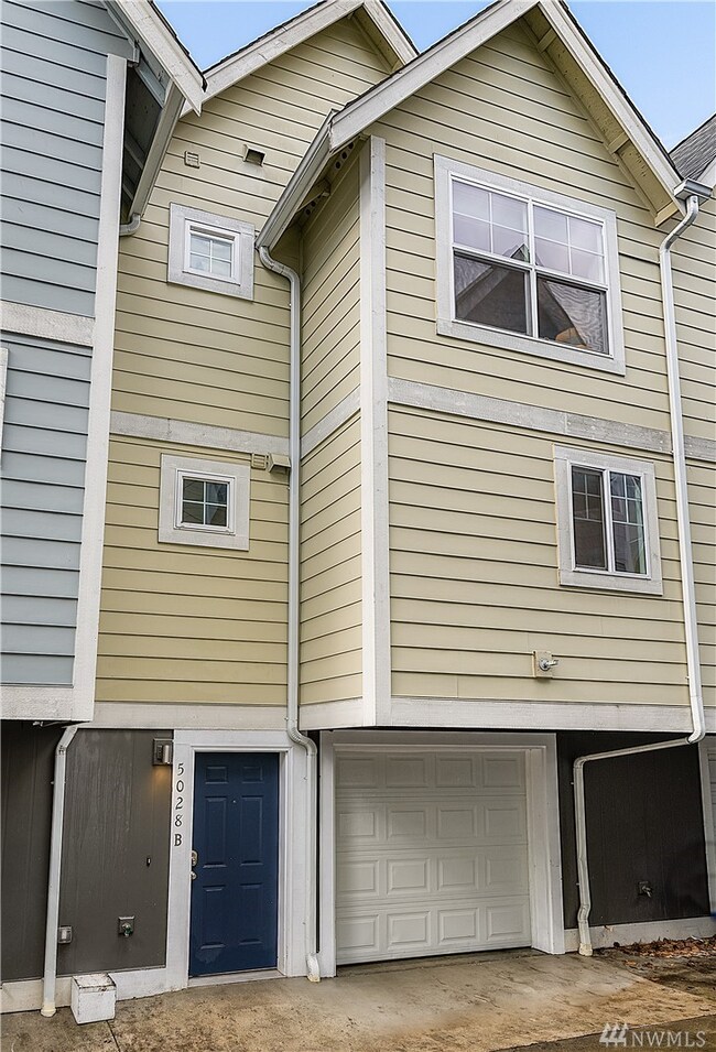 5028 Delridge Way SW unit B, Seattle, WA 98106 - photo 2