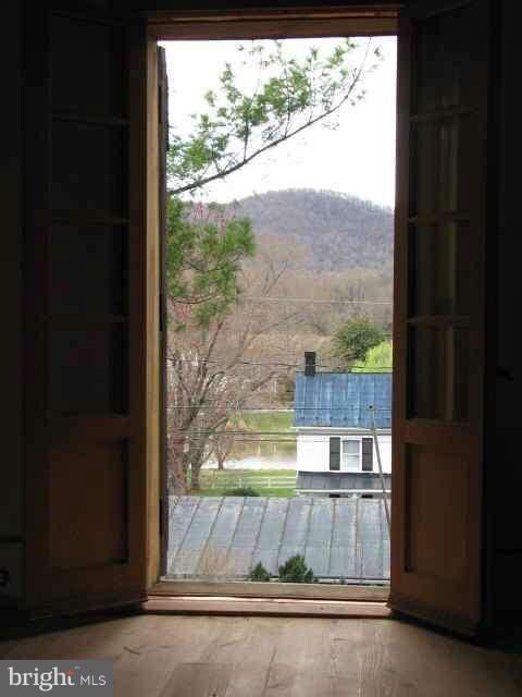 330 Porter St, Washington, VA 22747 - photo 5