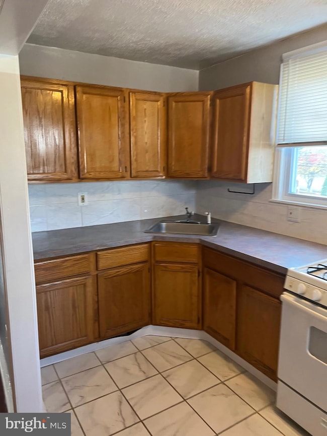 302 E Essex Ave unit 2, Lansdowne, PA 19050 - photo 5