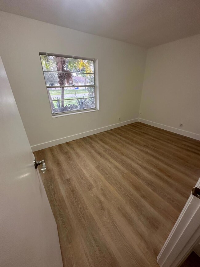 9618 Saddlebrook Dr, Boca Raton, FL 33496 - photo 4