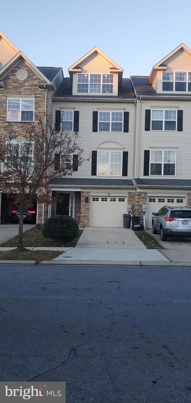 9108 Marlove Oaks Ln, Owings Mills, MD 21117 - photo 2