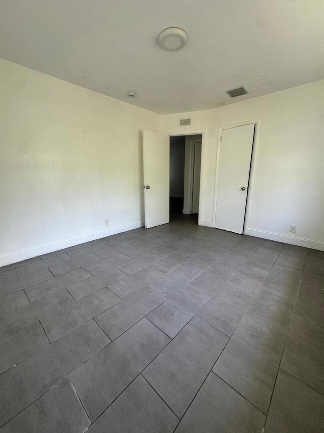 914 3rd St unit 2, West Palm Beach, FL 33401 - photo 7