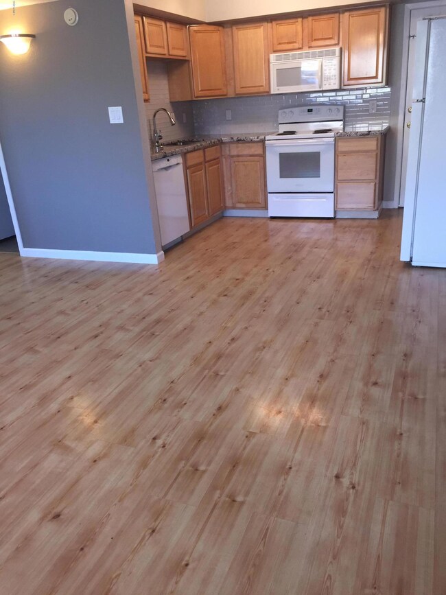 1043 E Butler Dr, Phoenix, AZ 85020 - photo 3