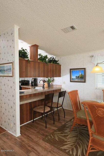 515 Sapote - Dining Room - Kitchen