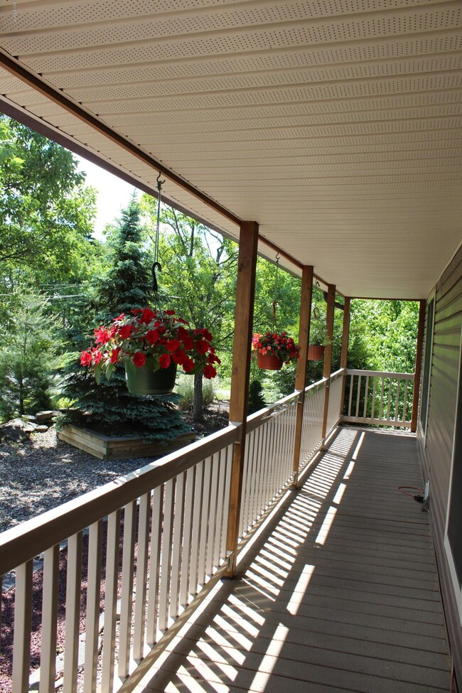 232 Maple Ridge Dr, Lords Valley, PA 18428 - photo 5