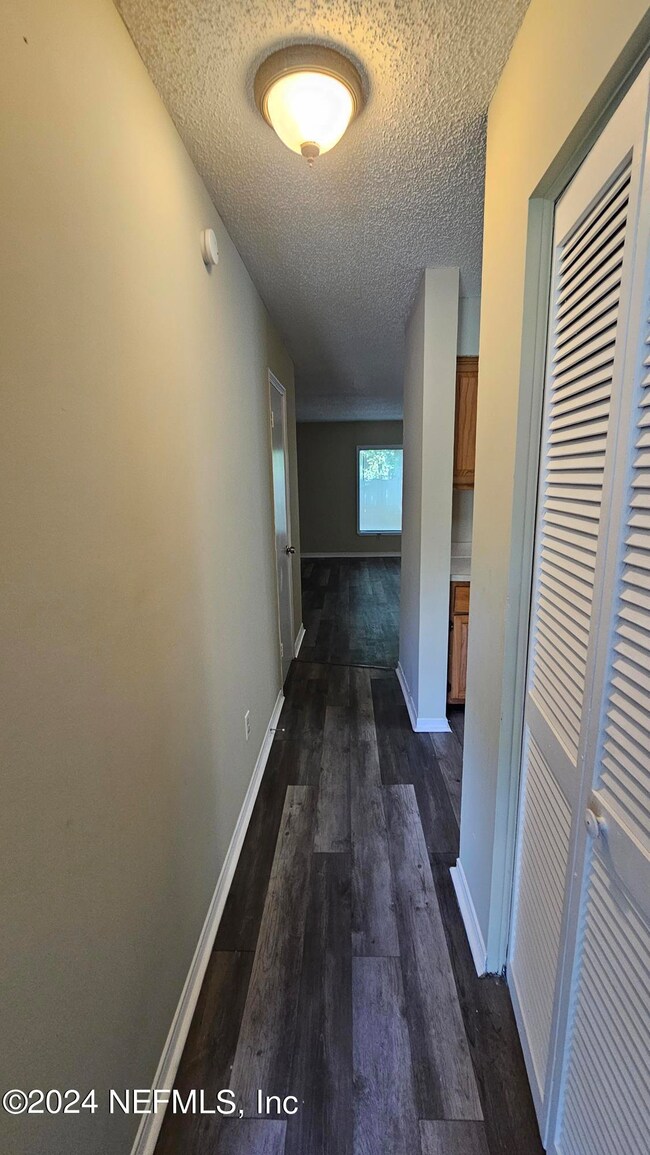 4516 Melissa Ct N, Jacksonville, FL 32210 - photo 6