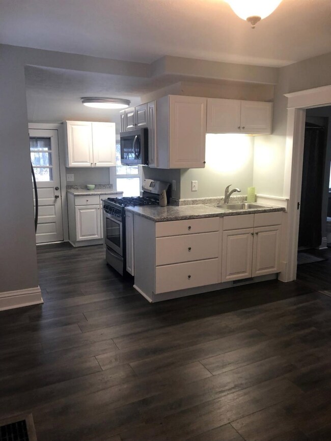 119 Warsaw St, La Porte, IN 46350 - photo 3