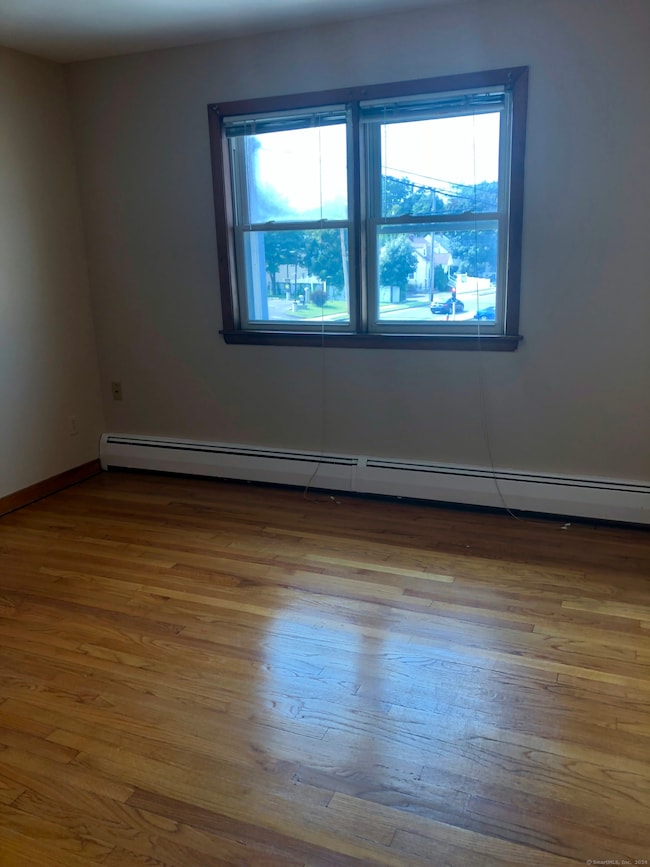 910 Boston Post Rd unit 3, West Haven, CT 06516 - photo 2