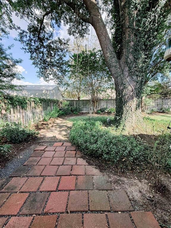 4549 Highland Dr, Lake Charles, LA 70605 - photo 2