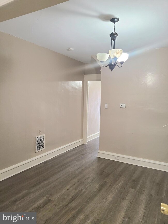 1225 Mulberry St, Reading, PA 19604 - photo 7