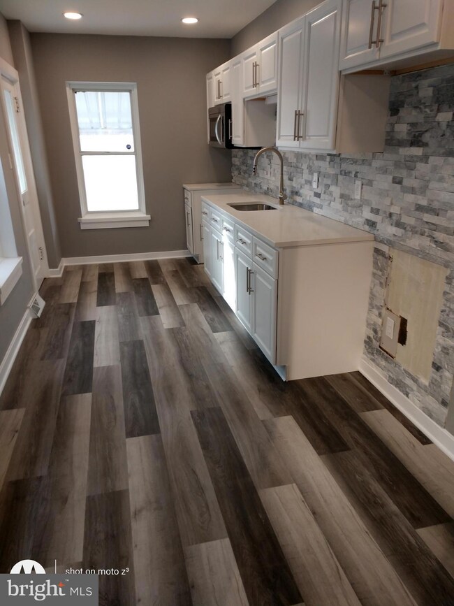 212 S 3rd Ave, Reading, PA 19611 - photo 7