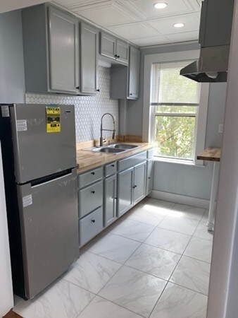 597 Charles St unit 6, Fall River, MA 02724 - photo 2