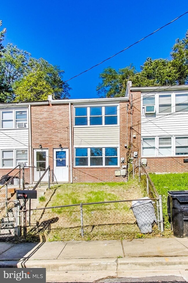 414 Burbank Ct, Halethorpe, MD 21227 - photo 4