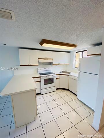 5580 W 26th Ct unit 208, Hialeah, FL 33016 - photo 7