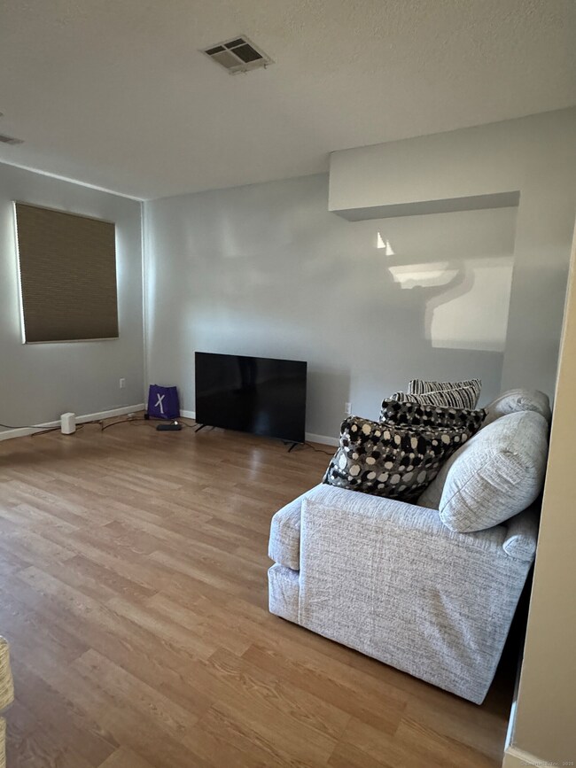 21 Judd Square unit 21, Wallingford, CT 06492 - photo 6