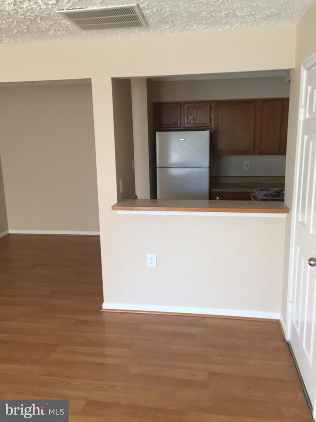 10393 Dylan Place unit 29, Manassas, VA 20109 - photo 2