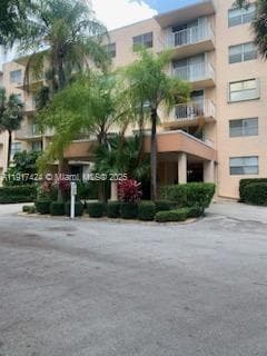 470 Executive Center Dr unit 19, West Palm Beach, FL 33401 - photo 2