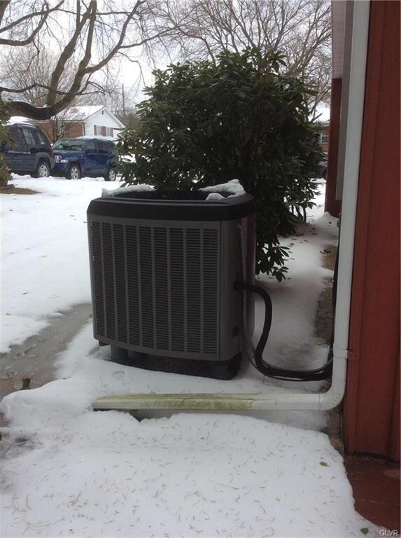 4421 Elm Dr, Allentown, PA 18103 - photo 5