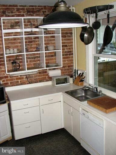 32 E 27th St, Baltimore, MD 21218 - photo 4