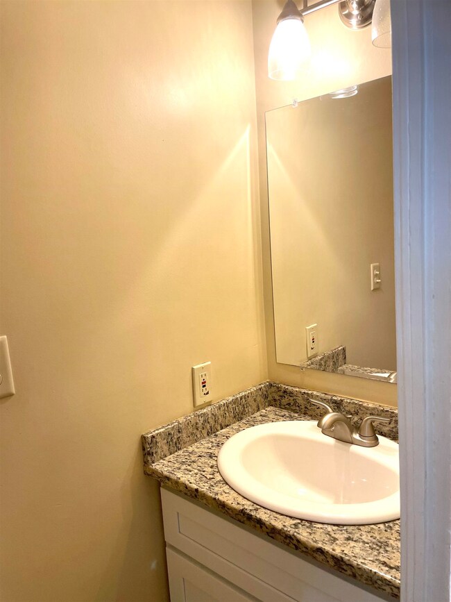 27 Grove St, Concord, NH 03301 - photo 6