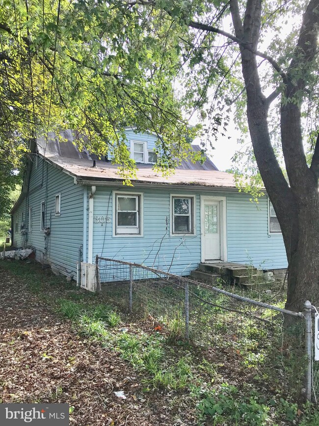 305 S Marlyn Ave, Essex, MD 21221 - photo 4