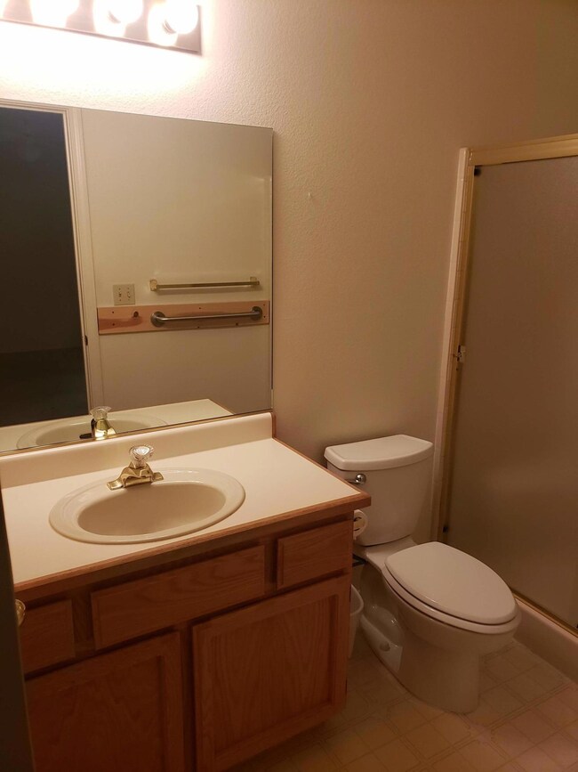 2814 Tropicana Ct, Redding, CA 96003 - photo 6