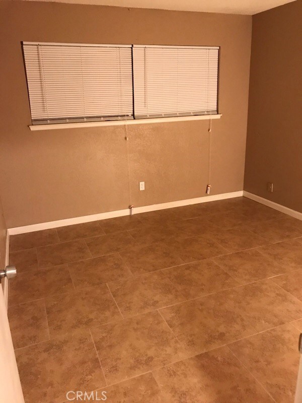 3435 20th St, Highland, CA 92346 - photo 5