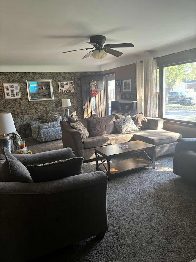 spacious living room, plenty of light