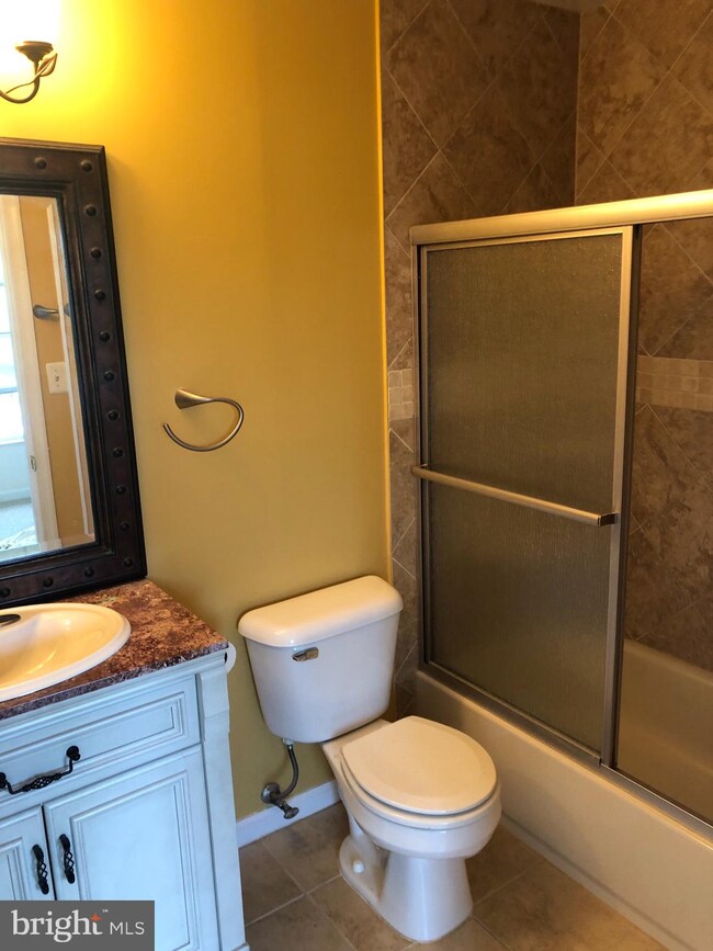 1802 Tiger Lily Cir unit 80, Woodbridge, VA 22192 - photo 5