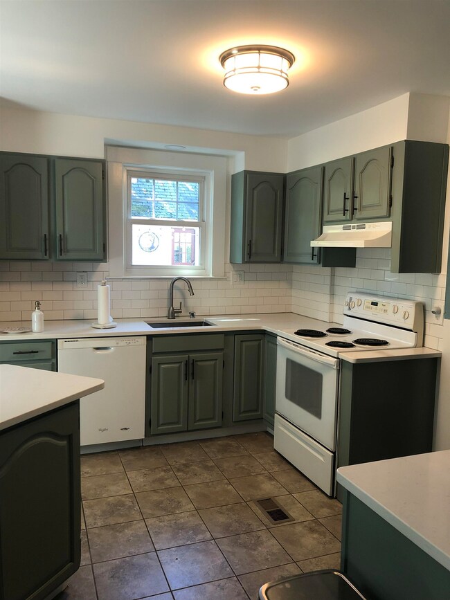 1 Maxham Ave, Nashua, NH 03064 - photo 6