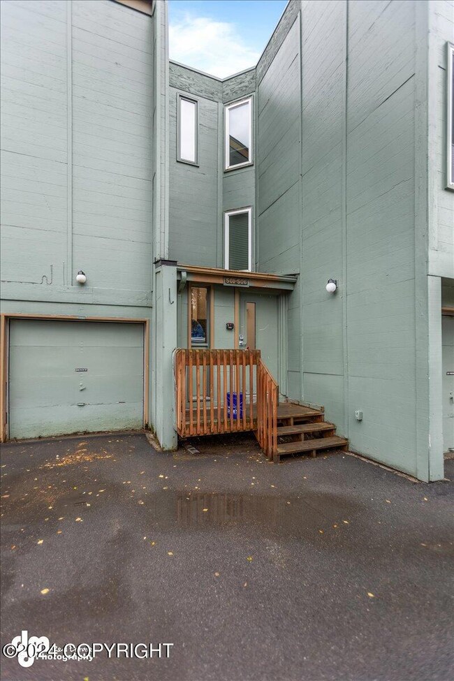 04-Front Exterior_IMG_2027_SSW