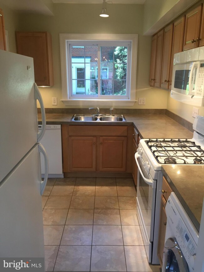 1624 Mount Eagle Place, Alexandria, VA 22302 - photo 6