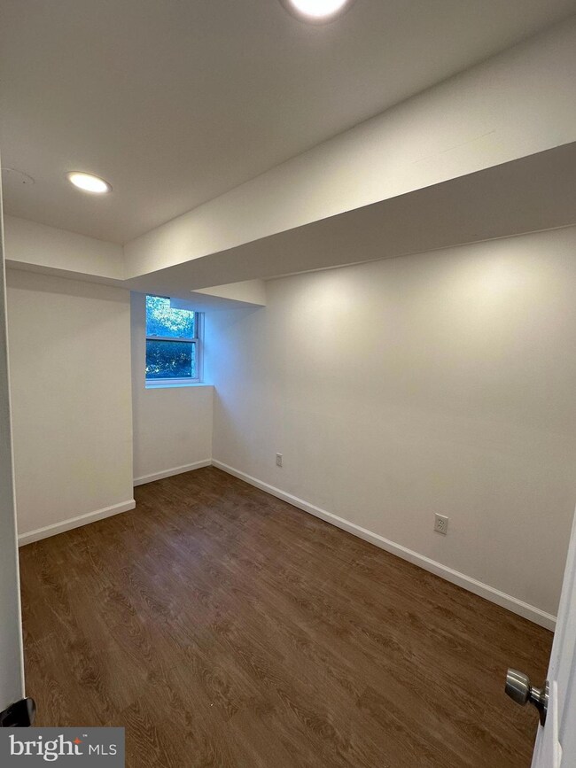 4000 Fallstaff Rd unit 1C, Baltimore, MD 21215 - photo 4