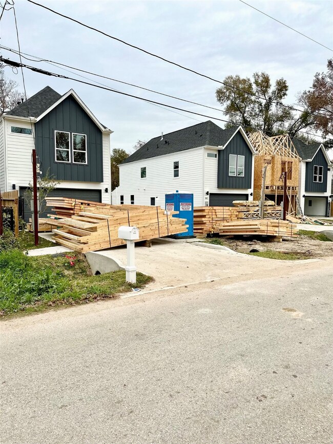 945 Reverend b j Lewis Dr, Houston, TX 77088 - photo 6