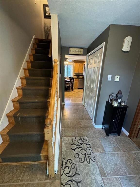 4922 Hemlock Ct, Allentown, PA 18106 - photo 6