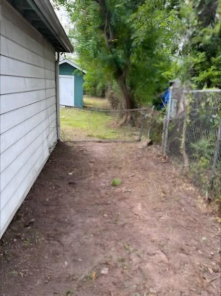 610 Wellington St, Houston, TX 77076 - photo 4