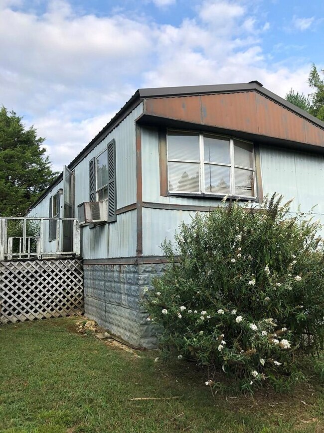 13299 Old Kentucky Rd, Walling, TN 38587 - photo 6