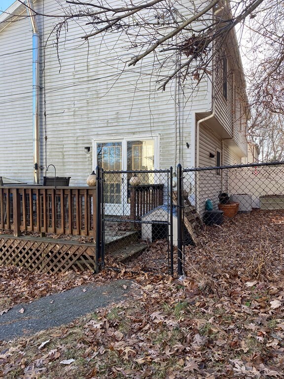 28 Orono St, Worcester, MA 01606 - photo 4