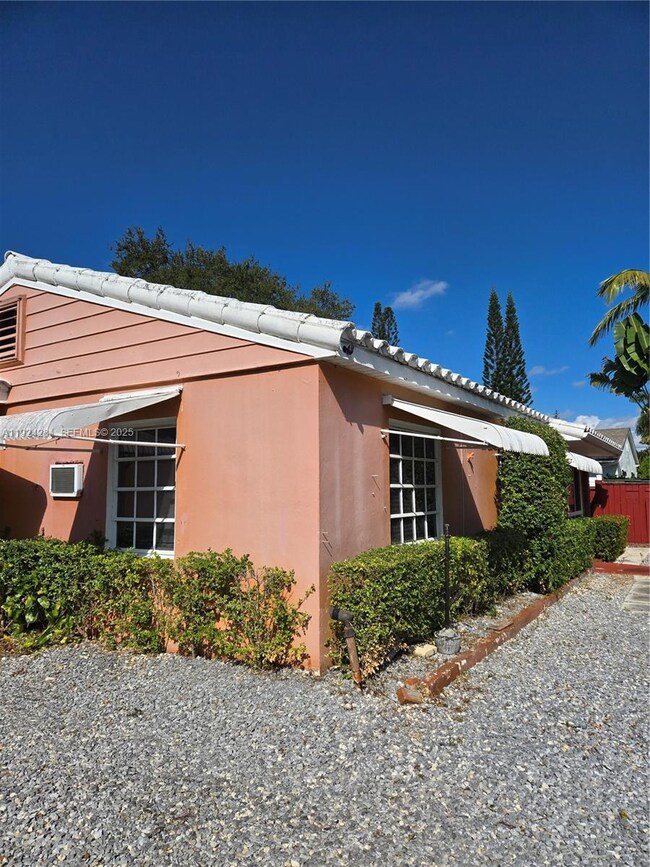 1117 NE 17th Way unit 1-3, Fort Lauderdale, FL 33304 - photo 2